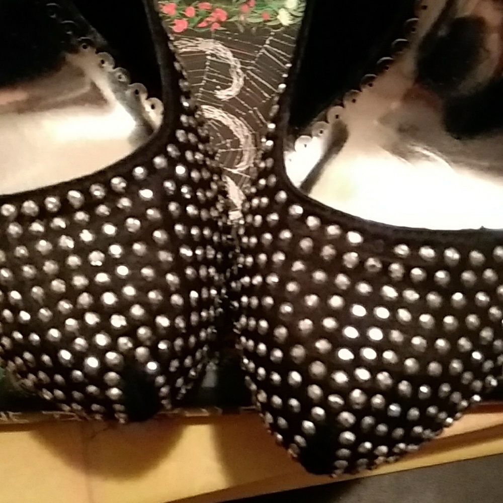 Shoes - Picture 8 of 8